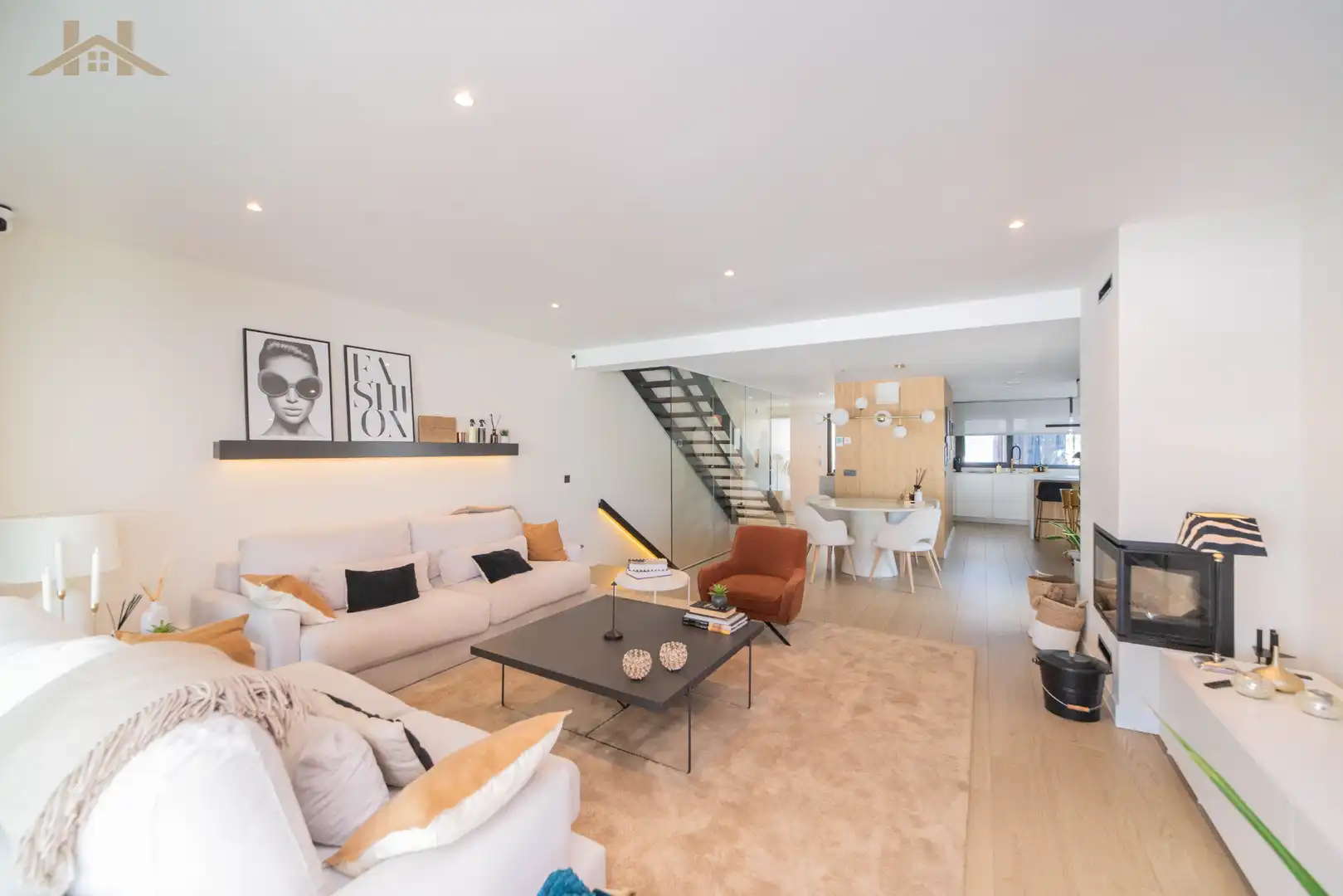 Sala d'estar de Casa o xalet en venda en Boadilla del Monte amb Calefacció, Jardí privat i Parquet