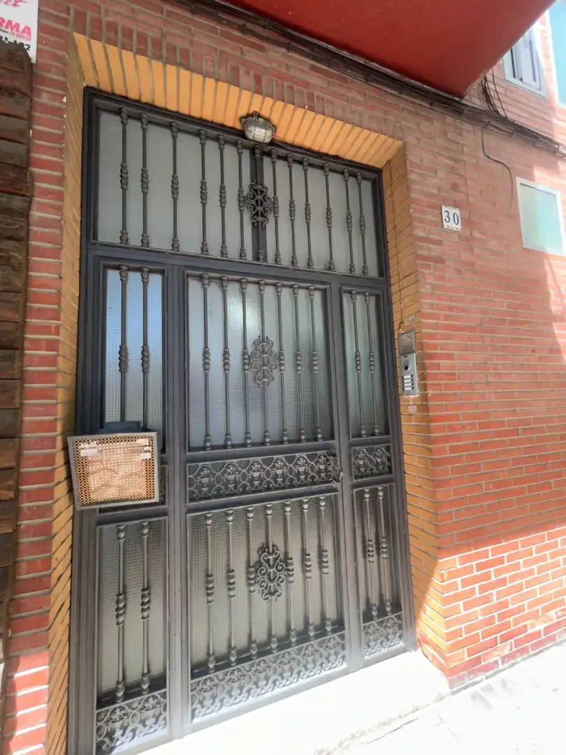 Exterior view of Flat for sale in Sevilla  with Air Conditioner and Terrace