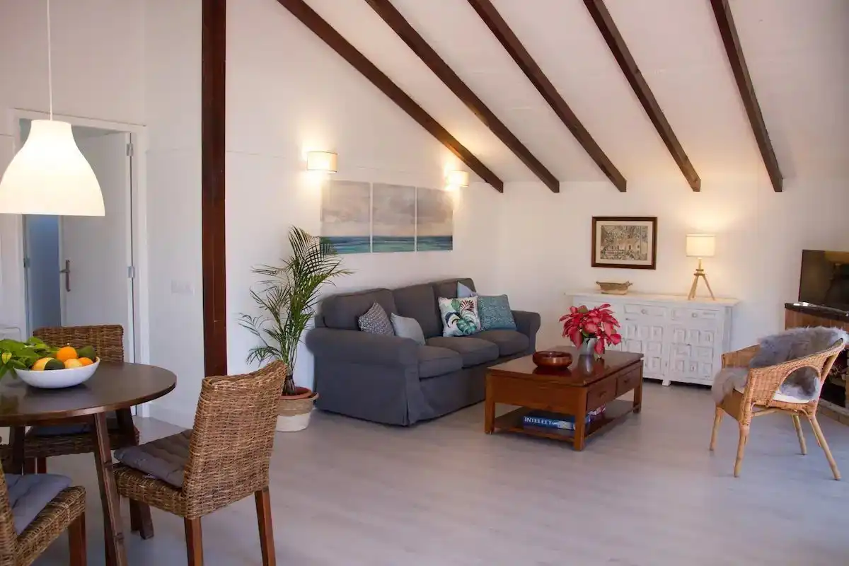 Sala d'estar de Pis de lloguer en Santa Brígida amb Terrassa i Moblat