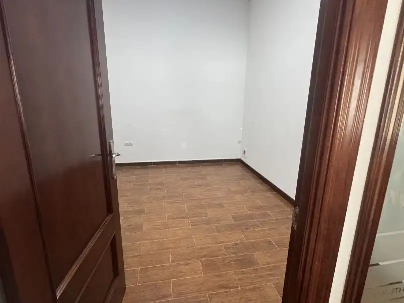Oficina de alquiler en Vélez-Málaga con Aire acondicionado, Calefacción y Amueblado