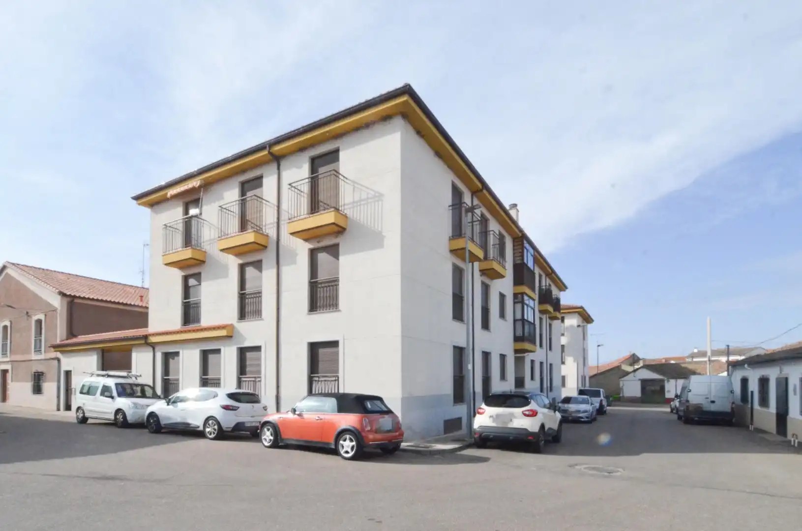 Exterior view of Flat for sale in La Fuente de San Esteban   with Heating, Storage room and Balcony