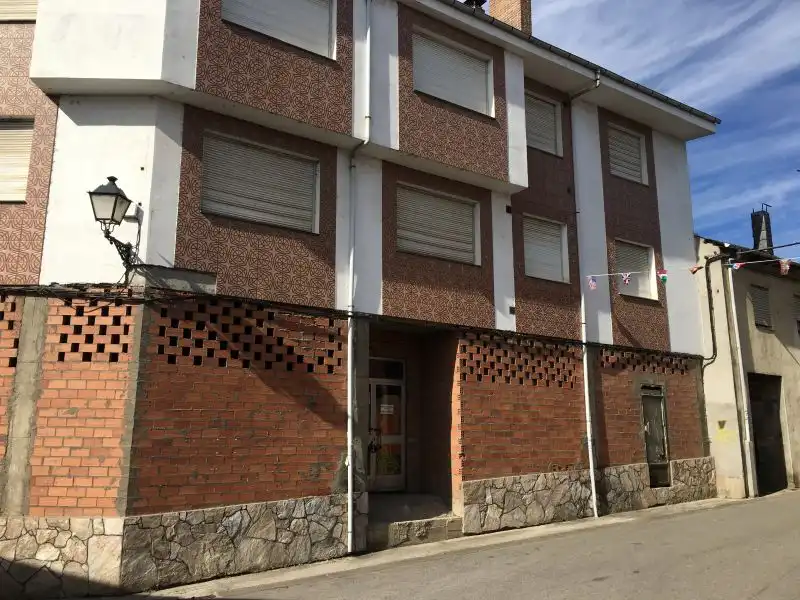 Außenansicht von Gebäude zum Verkauf in Congosto