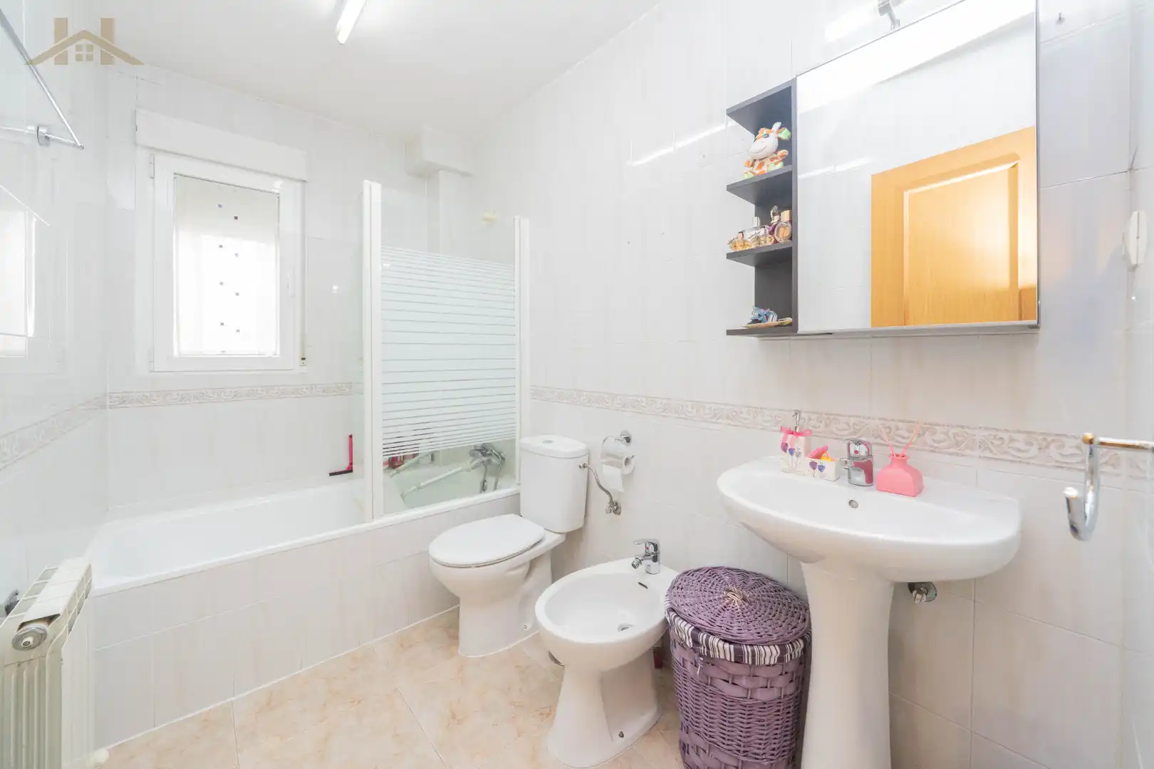 Badezimmer von Wohnung zum Verkauf in El Escorial mit Heizung, Parkett und Terrasse