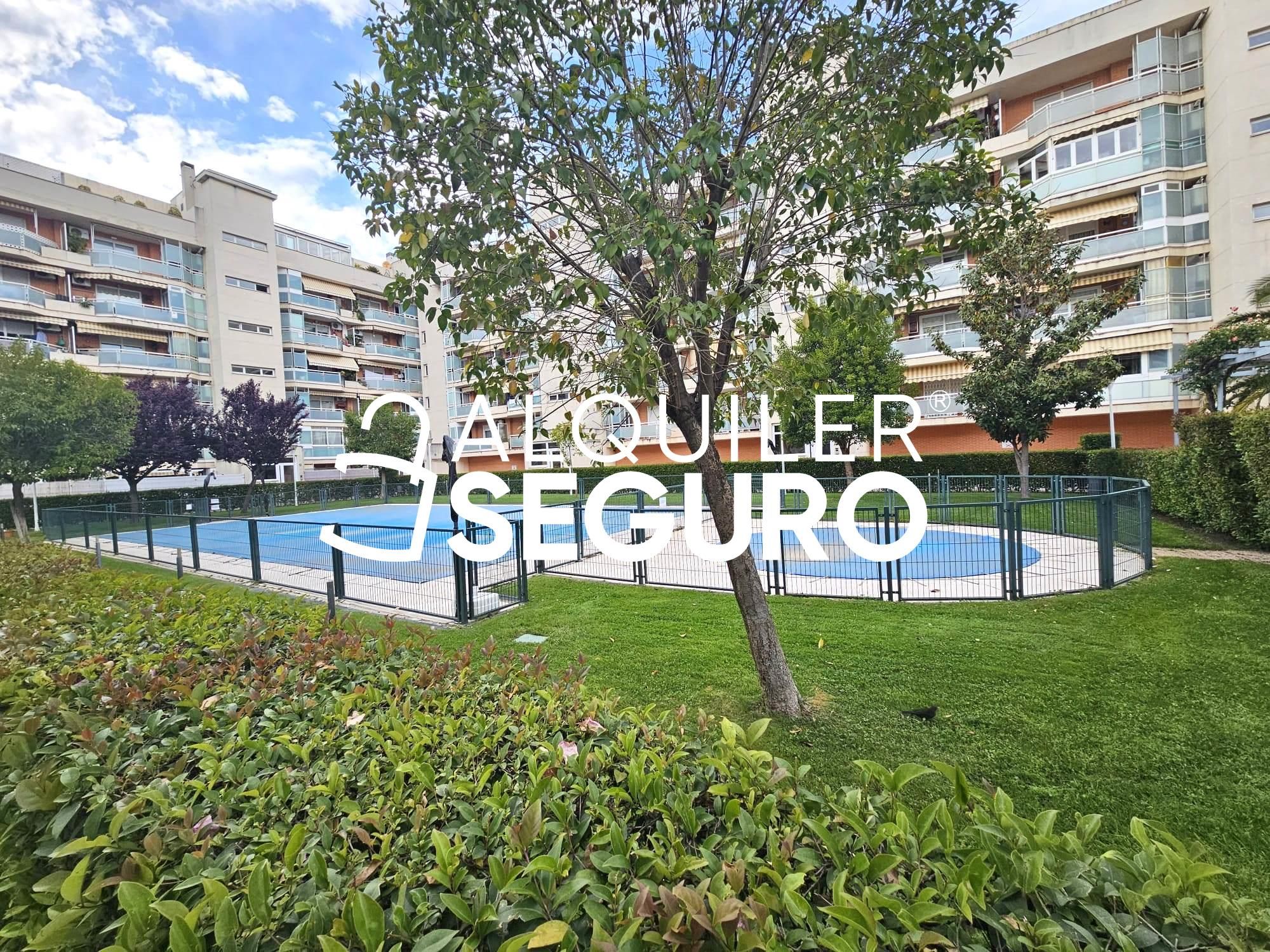 Exterior view of Flat to rent in Parla  with Air Conditioner, Heating and Terrace