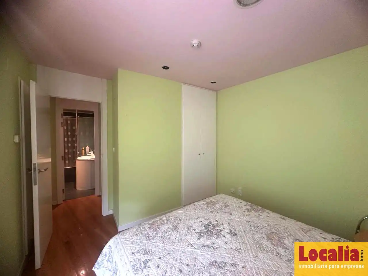 Schlafzimmer von Büro zur Miete in Torrelavega 