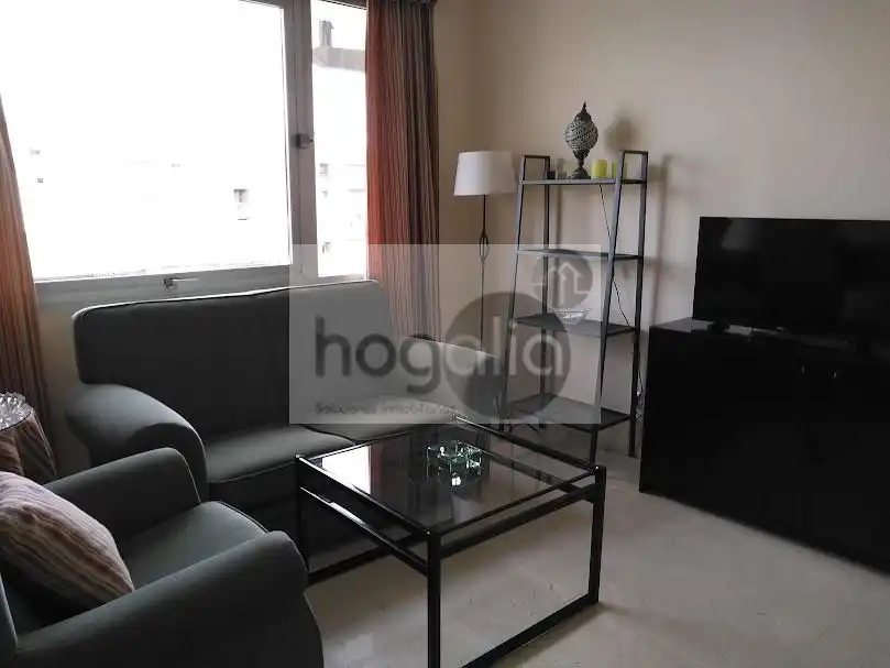 Flat for rent in Parque María Luisa -Giralda Sur
