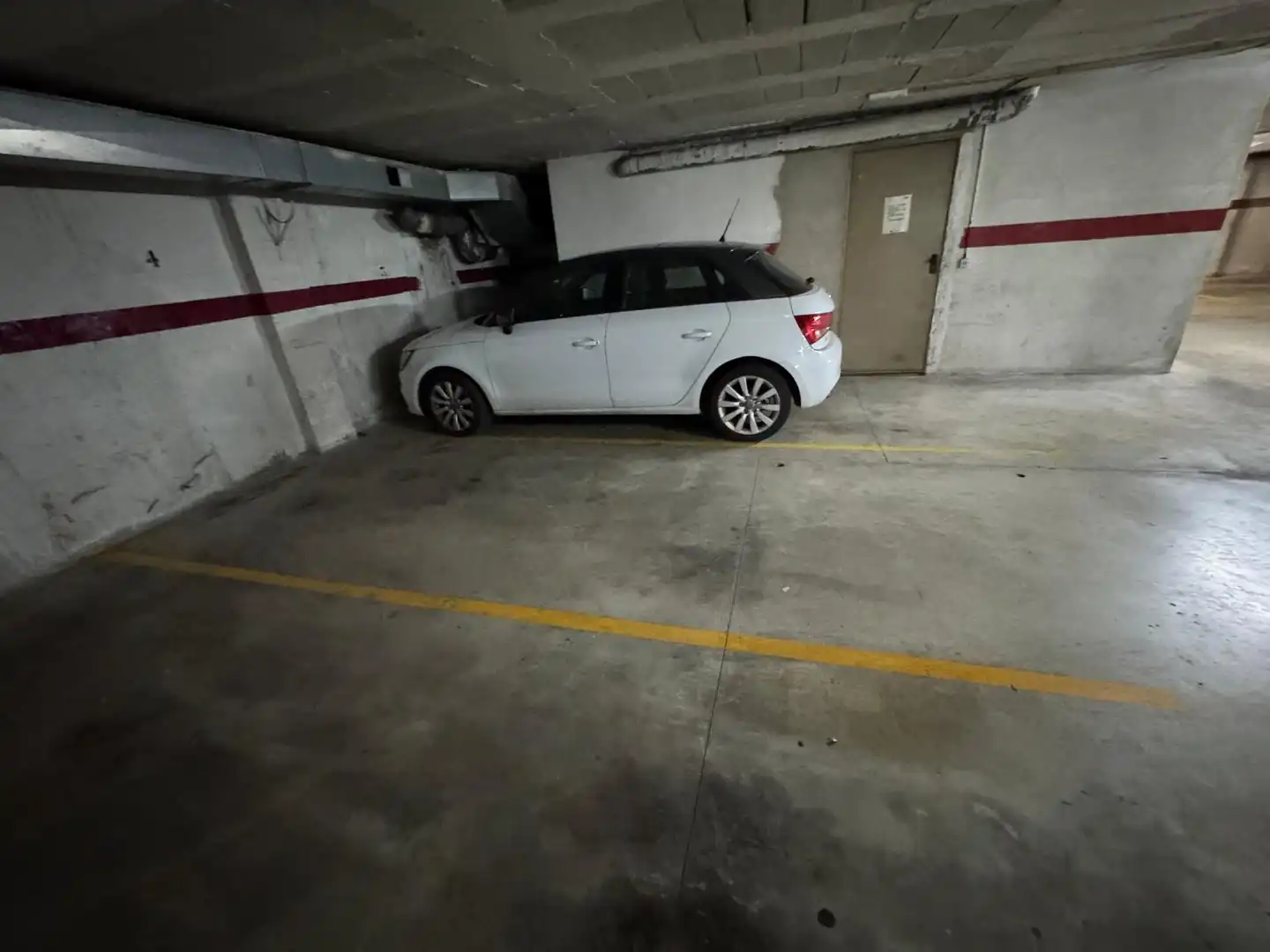 Einzelparkplatz zum Verkauf in Nucli Urbà, imagen 2