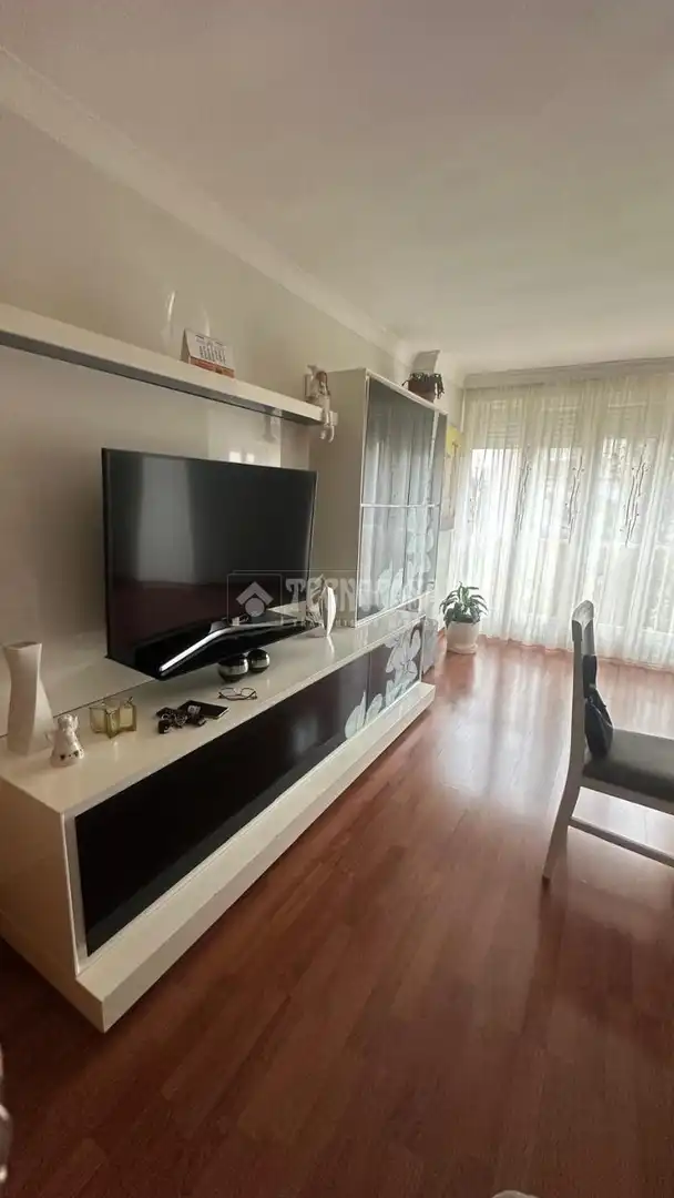 Sala d'estar de Pis de lloguer en Granada amb Aire condicionat i Moblat
