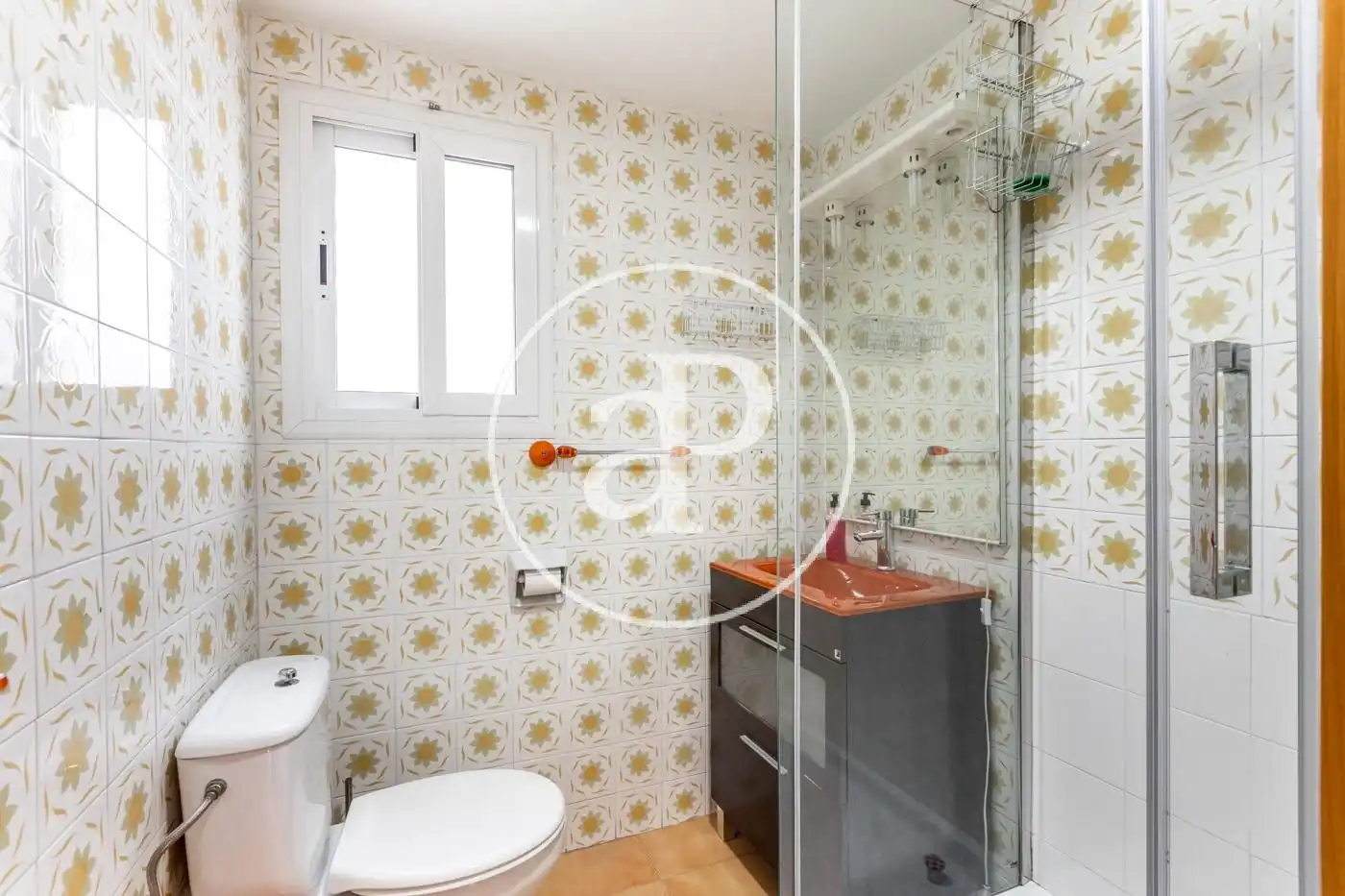 Badezimmer von Wohnung zur Miete in Valencia mit Klimaanlage, Heizung und Möbliert