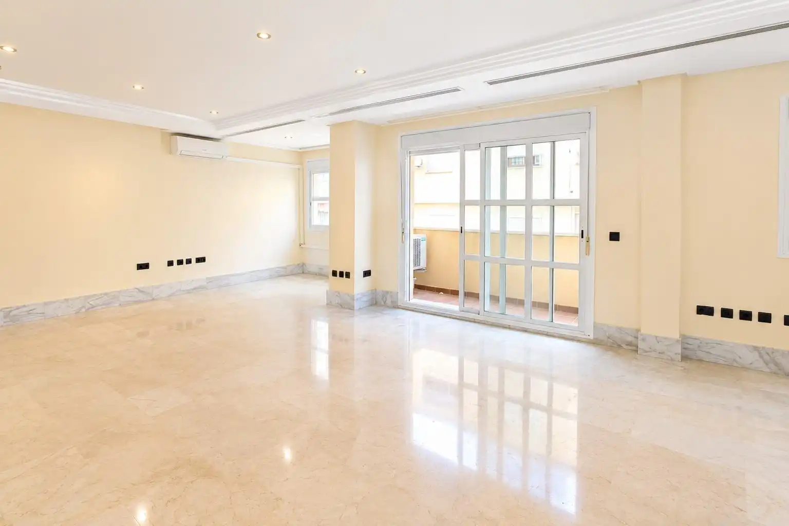 Local comercial en venta en Calle DOLORES IBARRURI, imagen 8