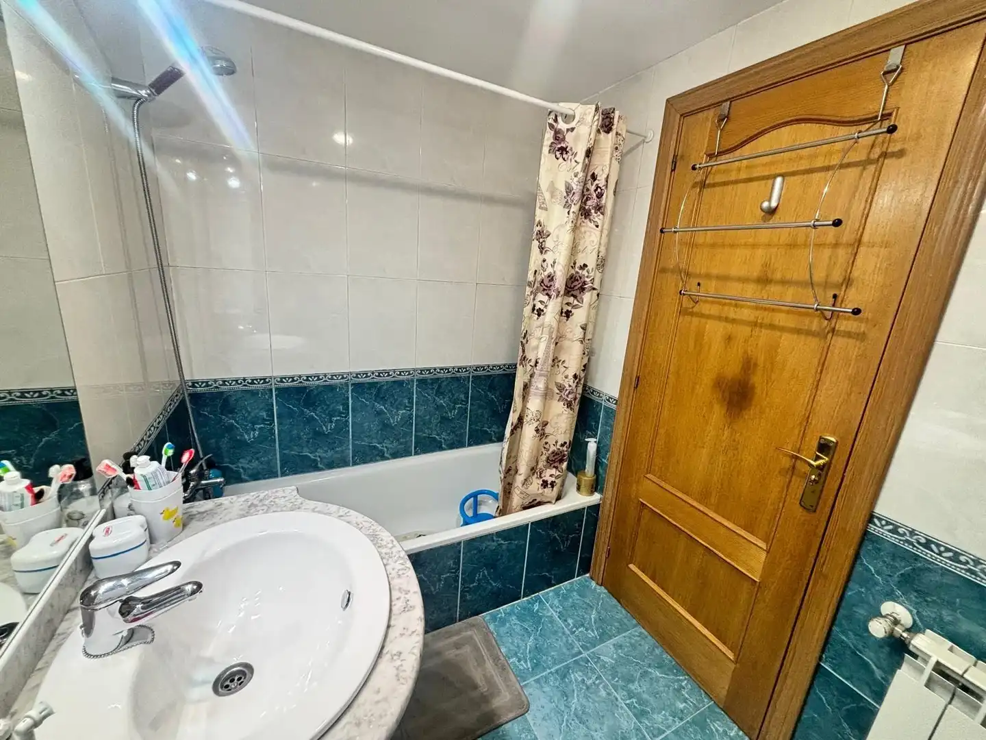 Baño de Piso en venta en Oviedo  con Calefacción, Parquet y Trastero