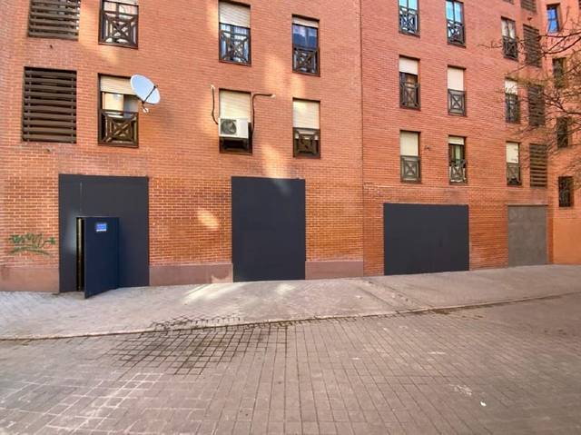 Local comercial en Alquiler en C/ José Ramón Vizcaino  en Hellín