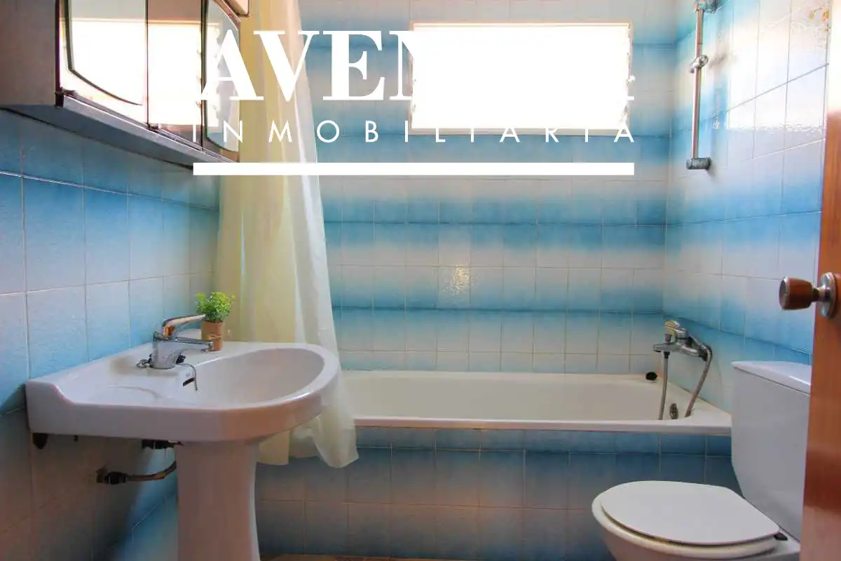 Bathroom of Houses for sale in Oropesa del Mar / Orpesa  with Air Conditioner and Terrace