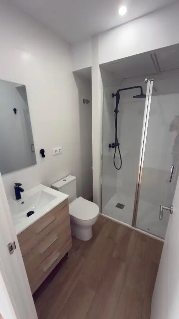 Bathroom of Flat for rent in Burjassot  with Furnished, Oven and Washing machine