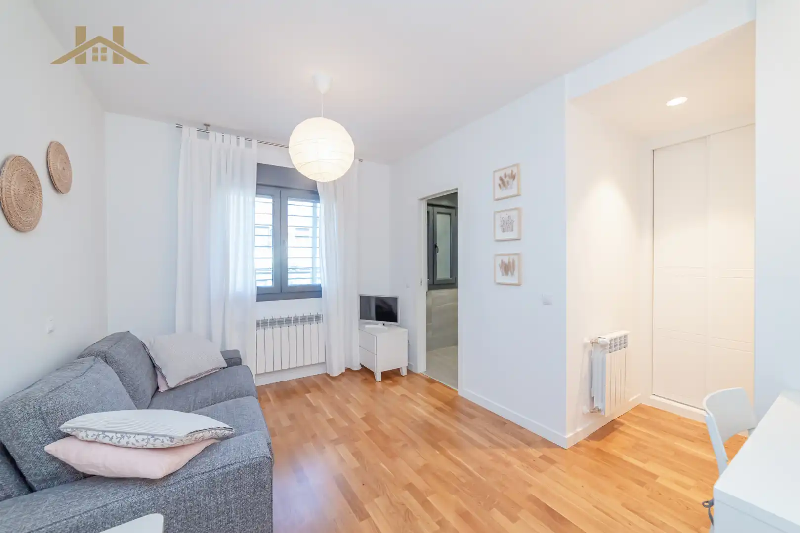 Sala de estar de Casa adosada en venta en Valdemoro con Aire acondicionado, Calefacción y Jardín privado
