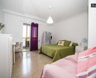 Bedroom of Flat to share in  Valencia Capital  with Air Conditioner, Heating and Terrace