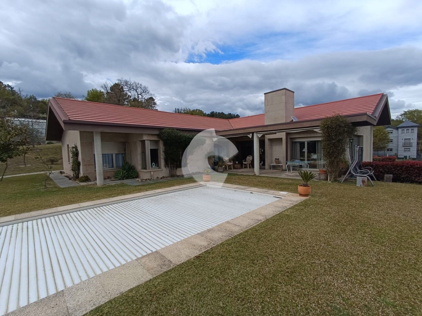 Exterior view of House or chalet for sale in Toén  with Private garden