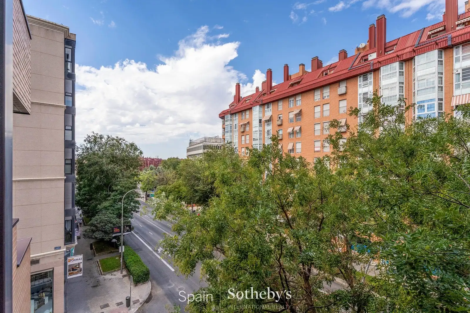 Vista exterior de Apartament en venda en Madrid amb Aire condicionat, Calefacció i Traster
