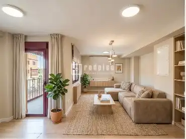 Sala de estar de Dúplex en venta en Alcorcón con Calefacción, Jardín privado y Parquet