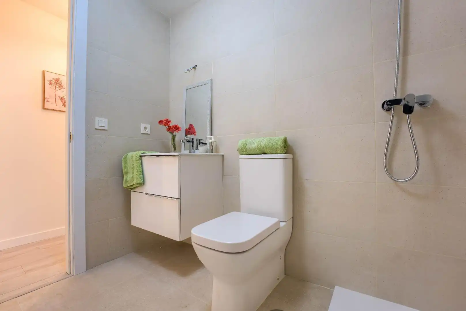Bathroom of Flat for sale in Sevilla  with Air Conditioner and Terrace