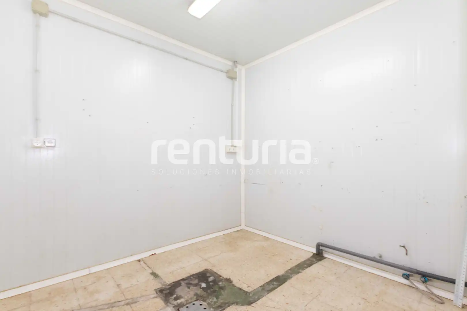 Local en venta en Valencia con Aire acondicionado y Amueblado