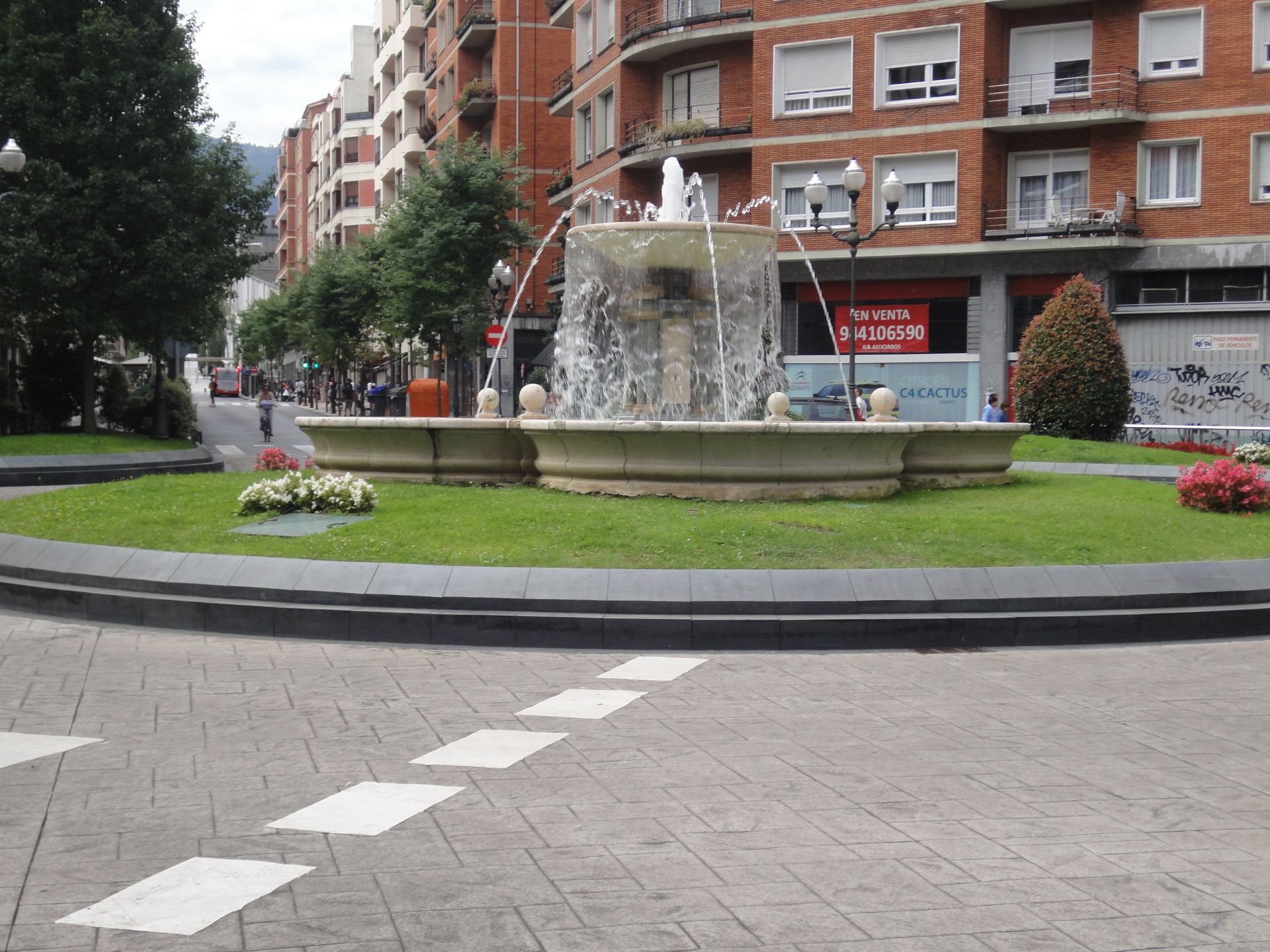 Vista exterior de Pis de lloguer en Bilbao  amb Calefacció, Moblat i Balcó