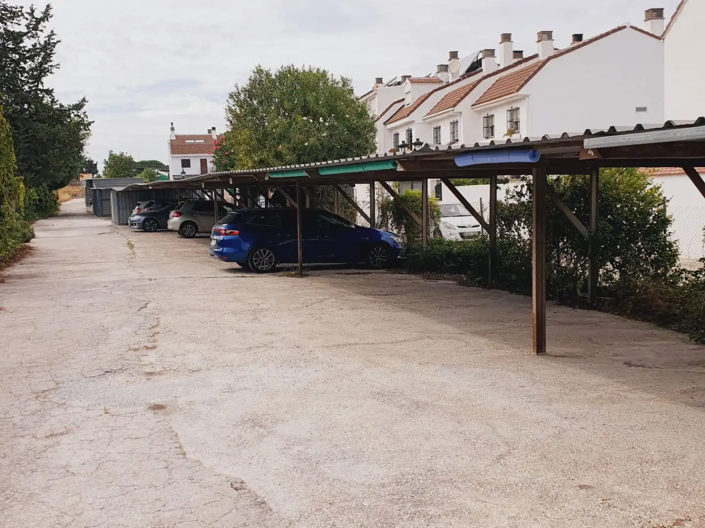 Aparcament de Casa adosada en venda en Alhaurín de la Torre amb Aire condicionat, Terrassa i Piscina