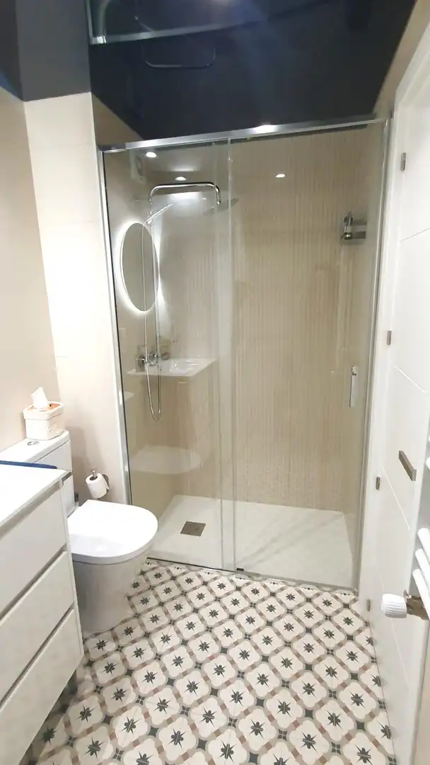 Baño de Apartamento de alquiler en Oviedo  con Calefacción y Amueblado