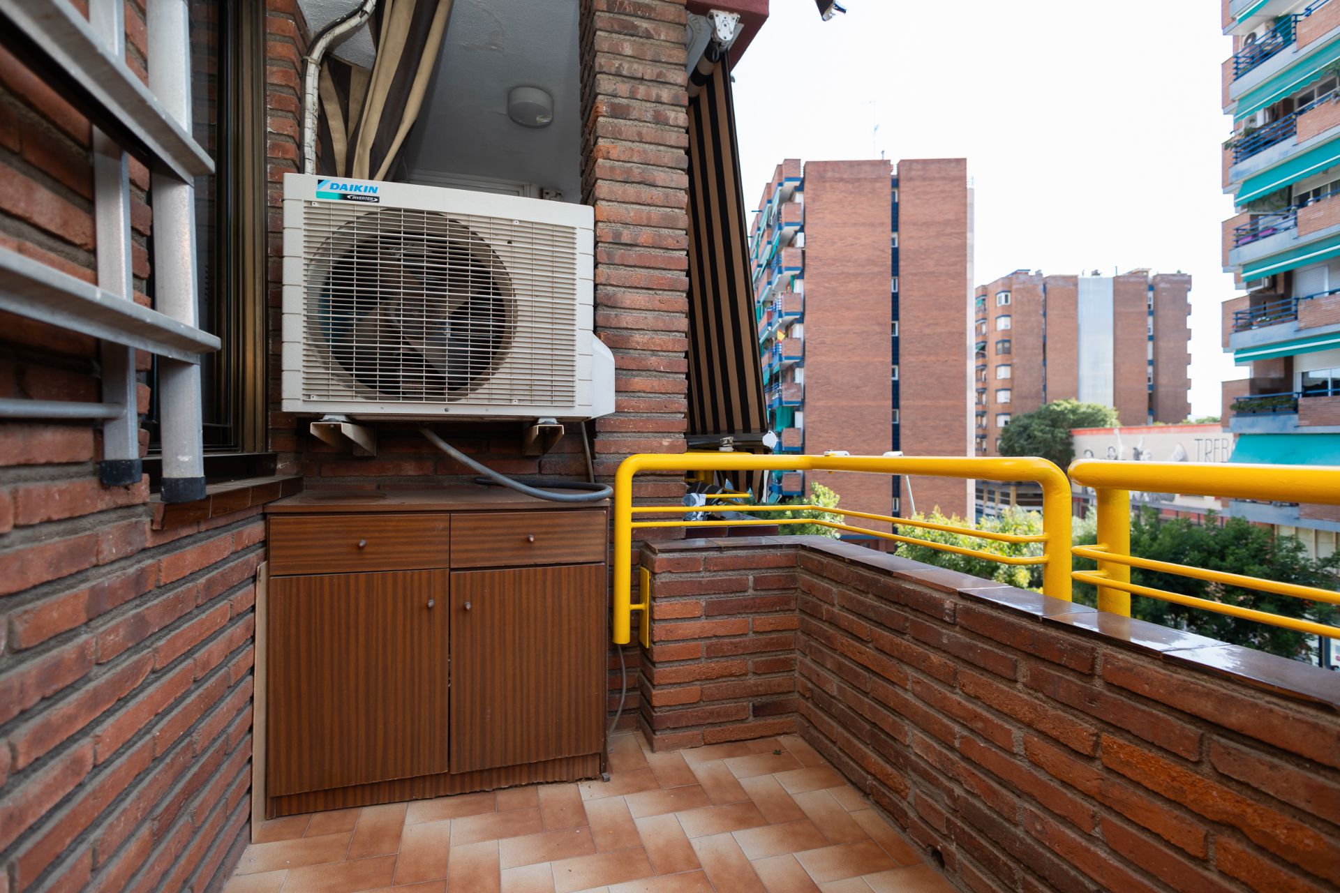 Terrassa de Pis en venda en Cornellà de Llobregat amb Aire condicionat, Forn i Balcó