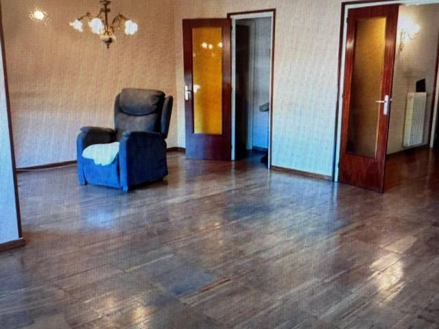 Sala d'estar de Pis en venda en Girona Capital amb Calefacció i Balcó