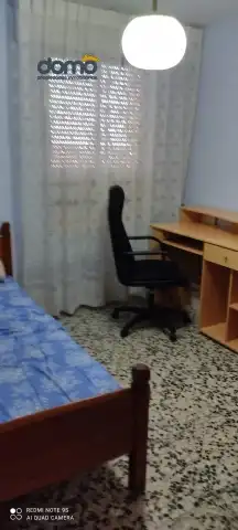 Habitación de Piso de alquiler en Almería con Aire acondicionado, Amueblado y Horno