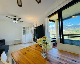 Sala d'estar de Apartament de lloguer en Fuengirola amb Aire condicionat, Calefacció i Parquet