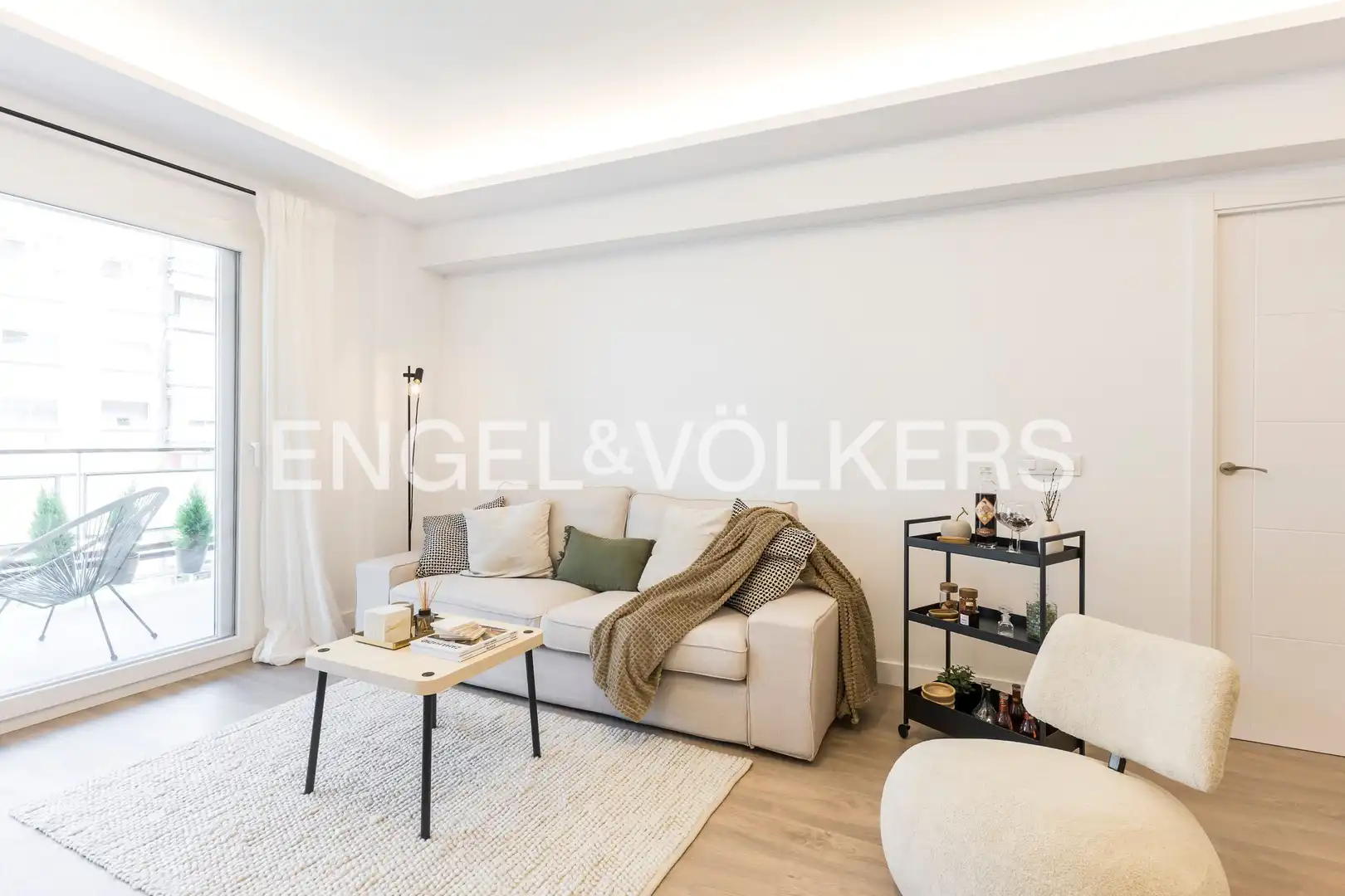 Living room of Flat for sale in Madrid  with Air Conditioner, Heating and Terrace