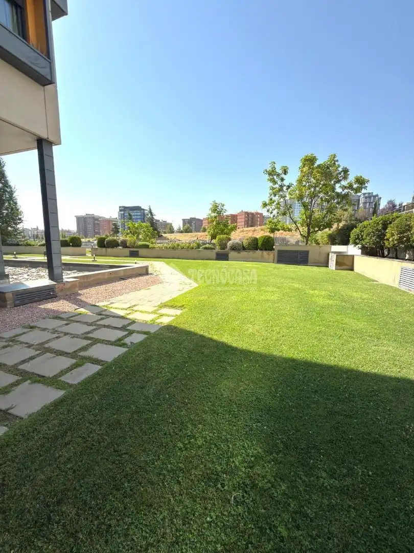 Jardí de Estudi en venda en Madrid amb Calefacció i Traster