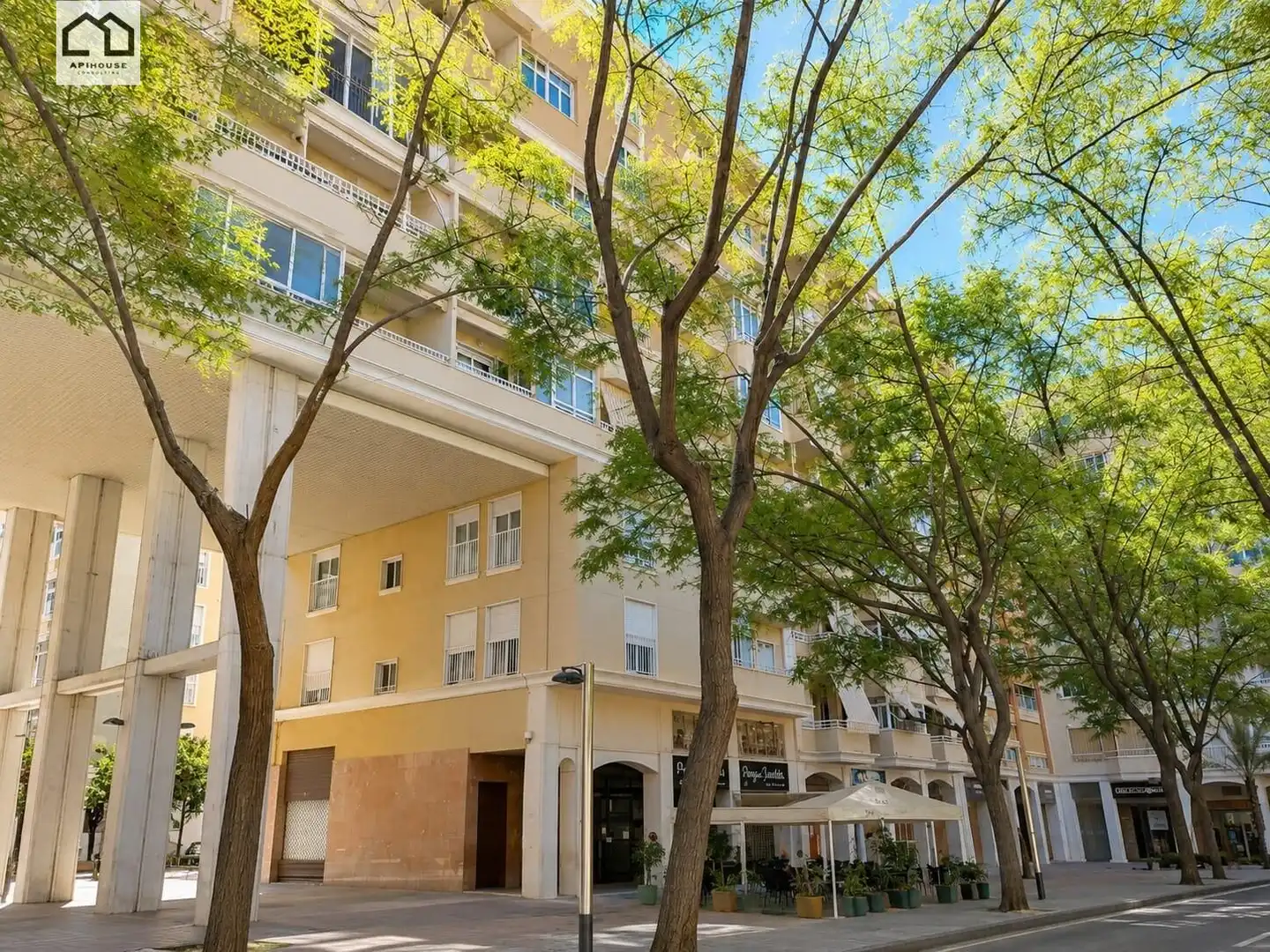 Vista exterior de Piso en venta en Elche / Elx con Aire acondicionado y Terraza