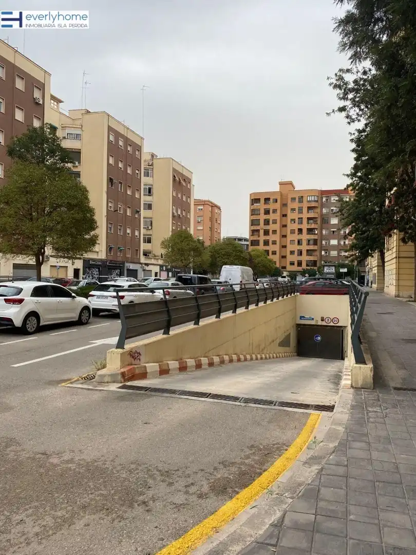 Parking de Garaje de alquiler en Valencia