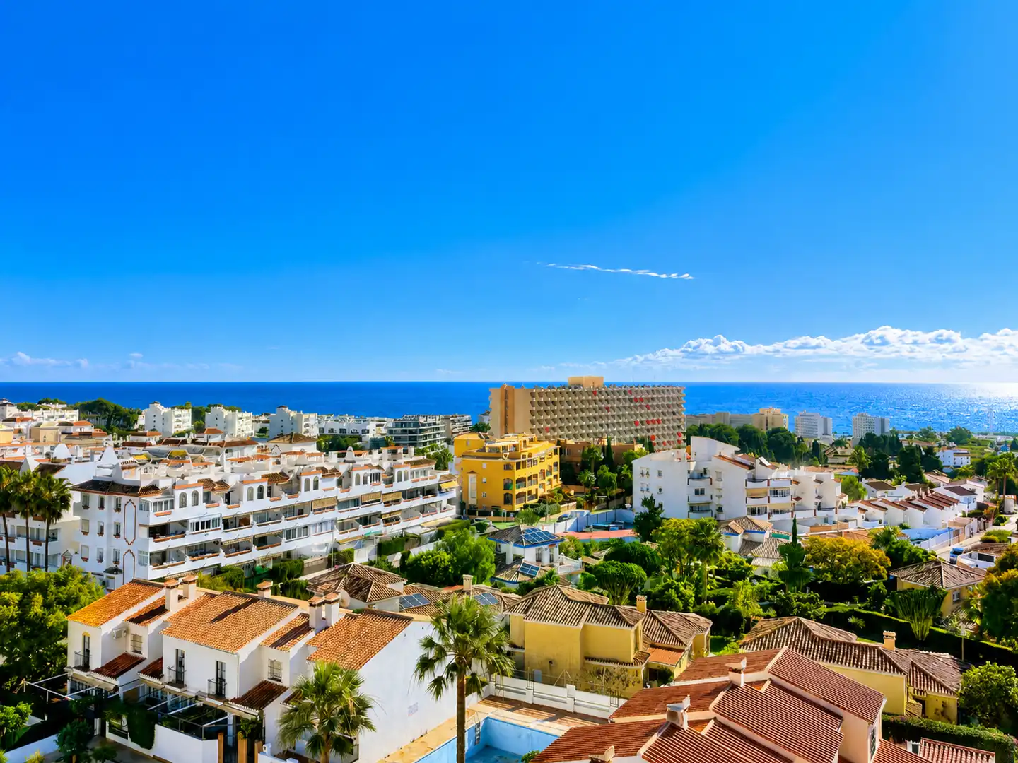 Exterior view of Study for sale in Torremolinos  with Air Conditioner, Terrace and Microwave