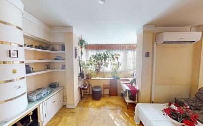 Schlafzimmer von Wohnung zum verkauf in  Madrid Capital mit Klimaanlage