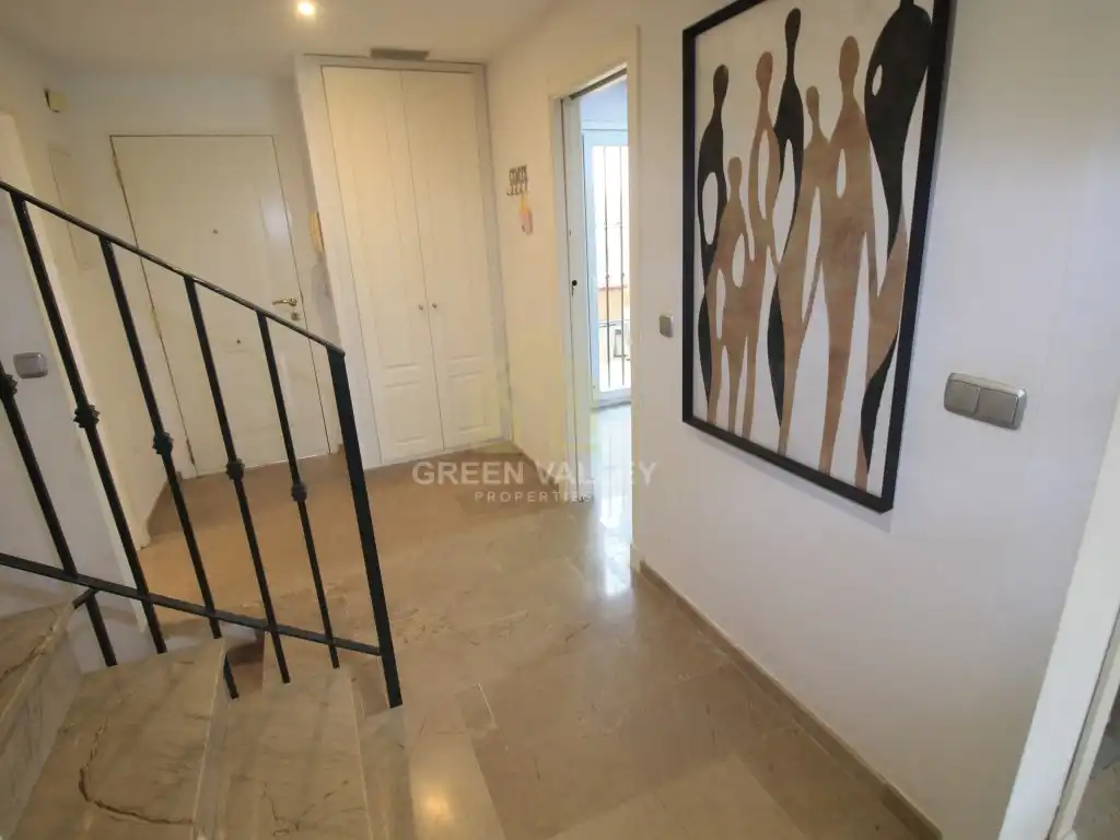 Casa aparellada en venda a Avenida de la Hacienda, imagen 4