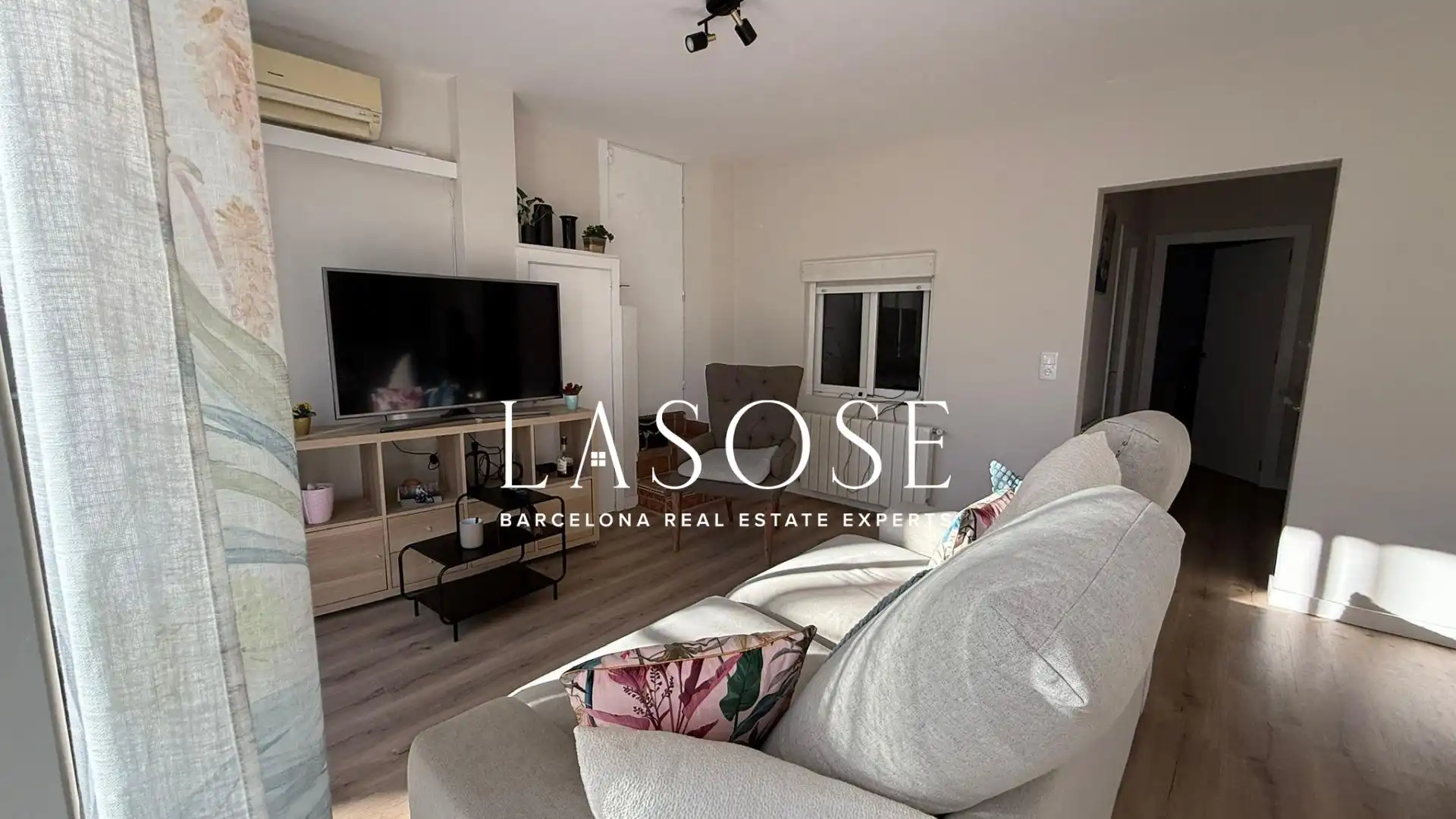 Wohnzimmer von Wohnung zur Miete in Vilanova i la Geltrú mit Klimaanlage, Terrasse und Möbliert