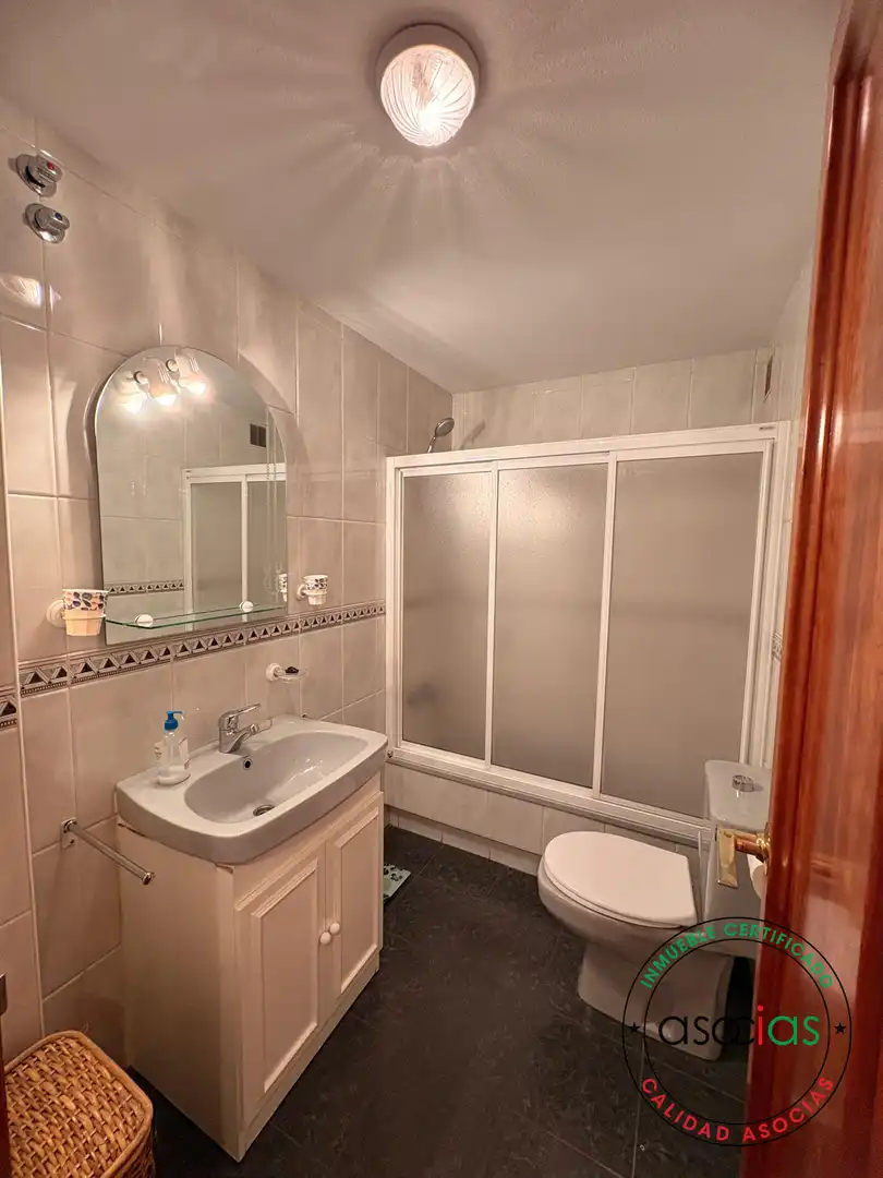 Baño de Piso en venta en Gijón  con Calefacción, Parquet y Trastero