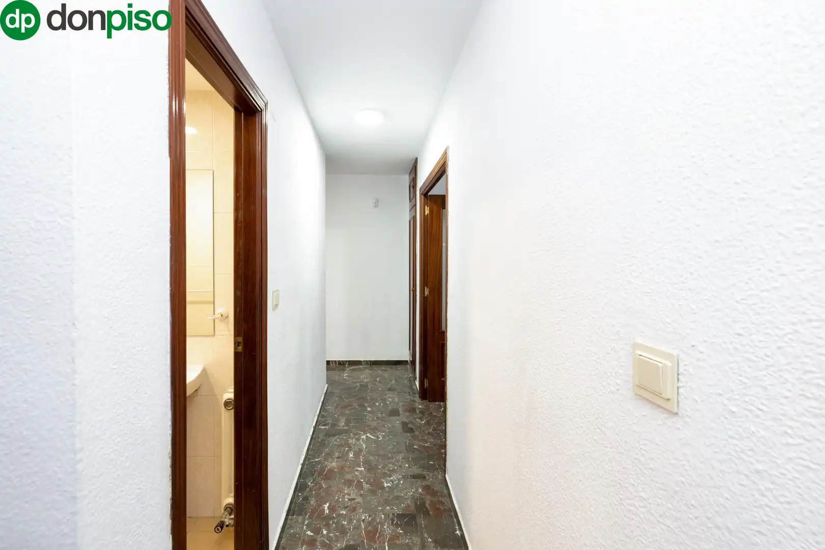 Flat for sale in Granada  with Alarm