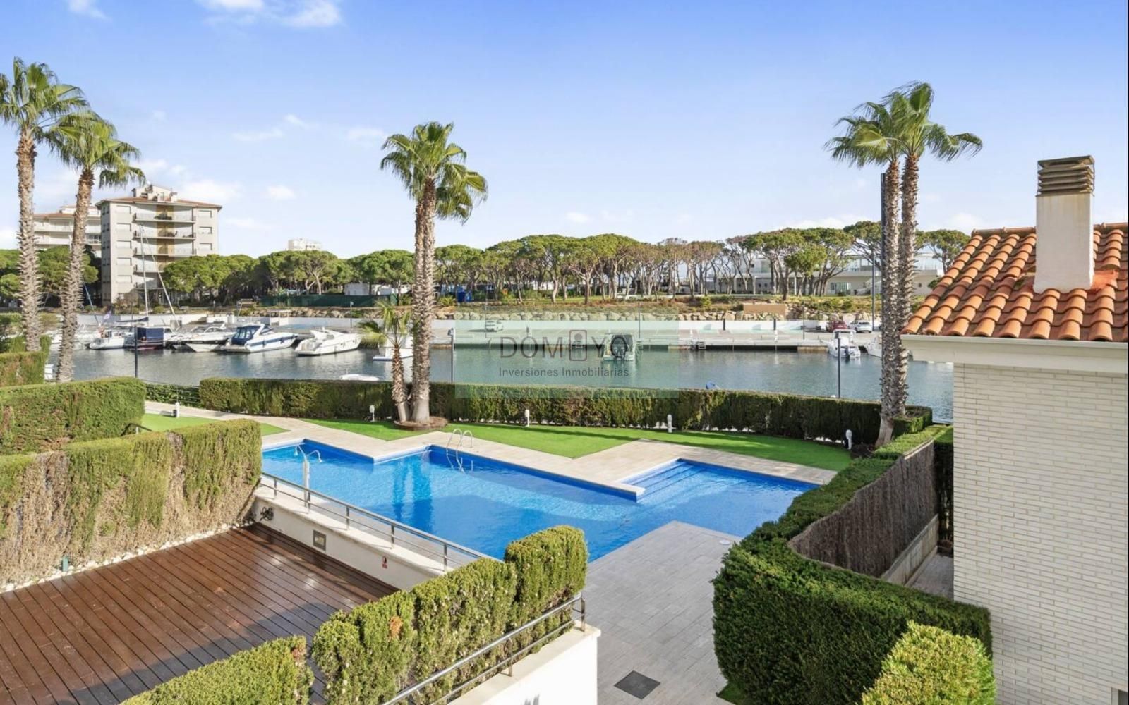 Piscina de Apartamento de alquiler en Castell d'Aro, Platja d'Aro i s'Agaró con Calefacción, Terraza y Amueblado