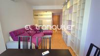 Living room of Flat to rent in  Madrid Capital  with Air Conditioner, Furnished and Washing machine