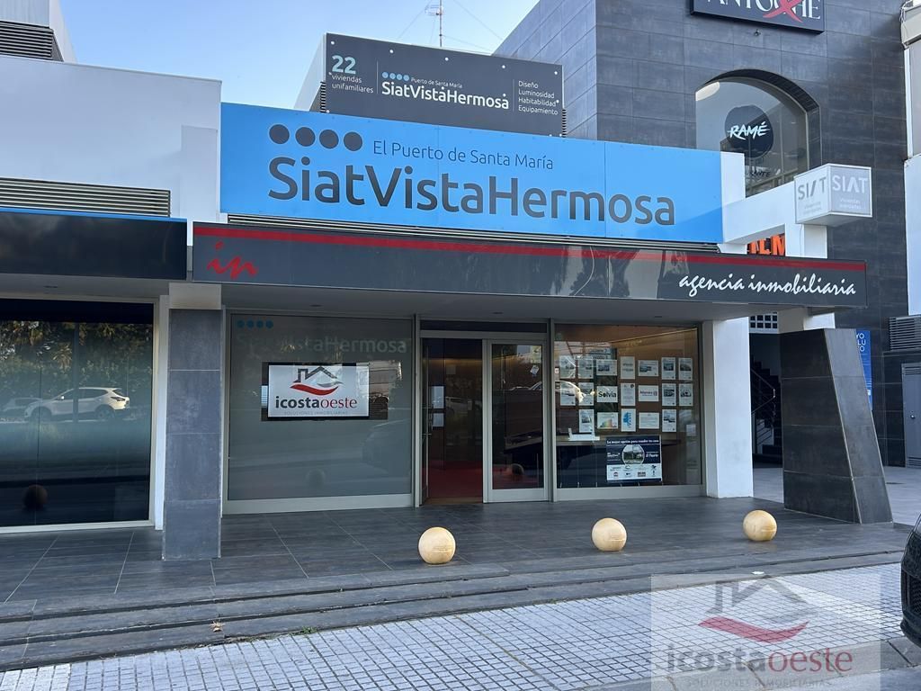 Vista exterior de Local en venda en El Puerto de Santa María amb Aire condicionat
