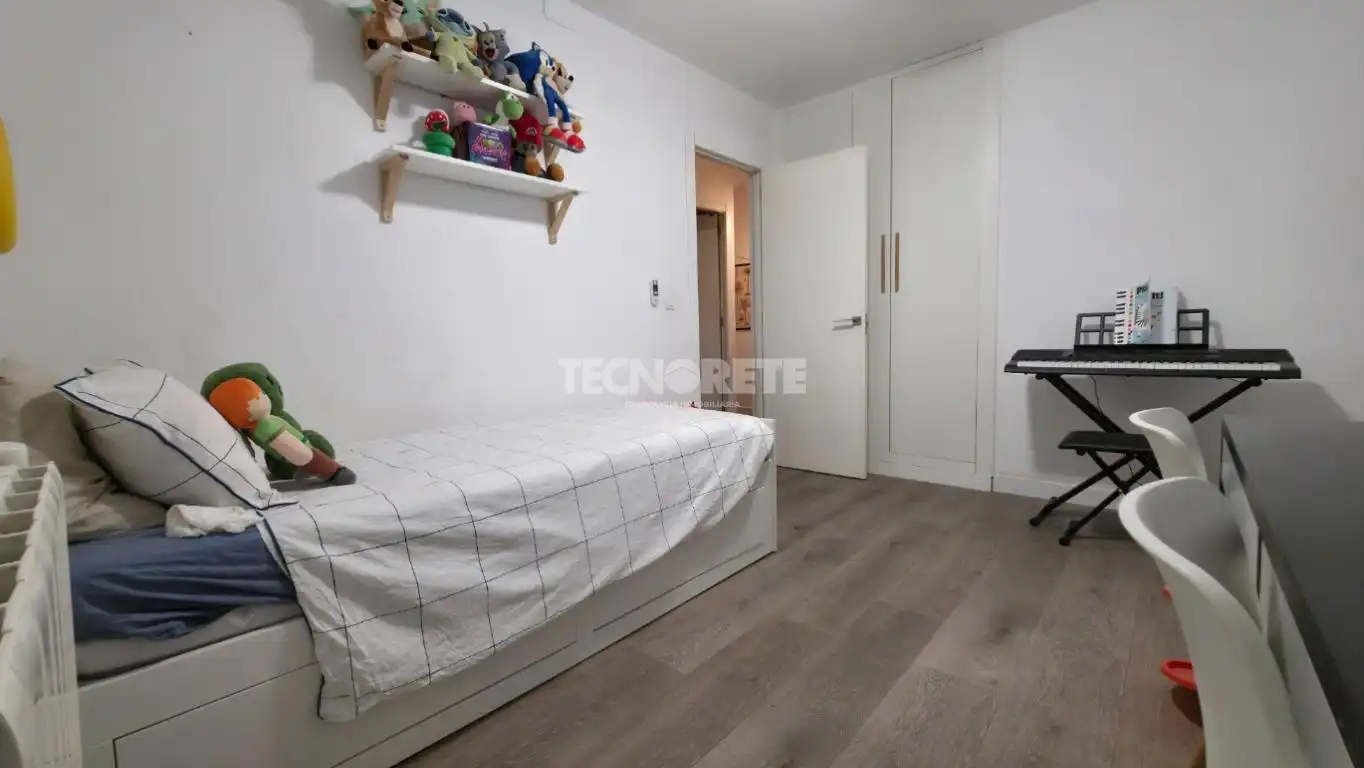 Bedroom of Flat for sale in Guadalajara