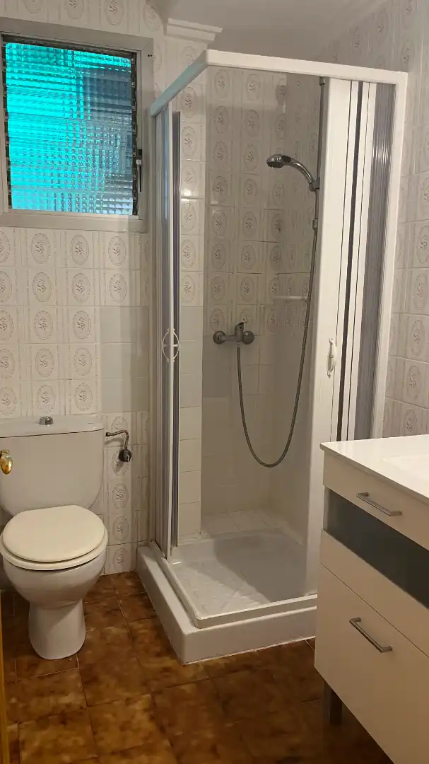 Badezimmer von Wohnung zum Verkauf in Valencia mit Klimaanlage, Terrasse und Möbliert