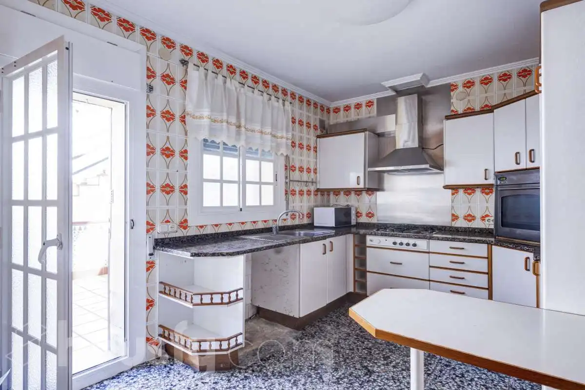 Cuina de Casa o xalet en venda en Premià de Mar amb Aire condicionat, Calefacció i Terrassa