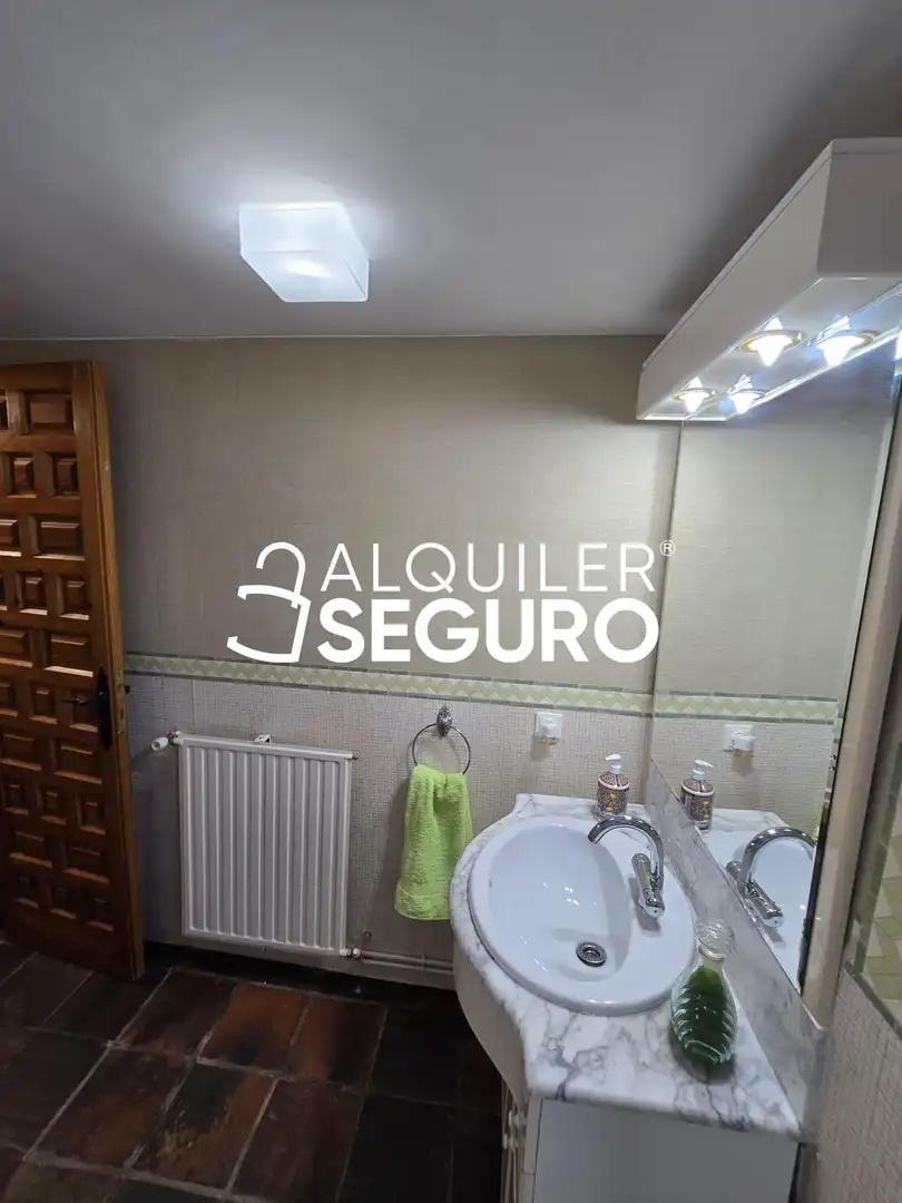 Bathroom of Houses for rent in Nuevo Baztán  with Air Conditioner, Heating and Terrace