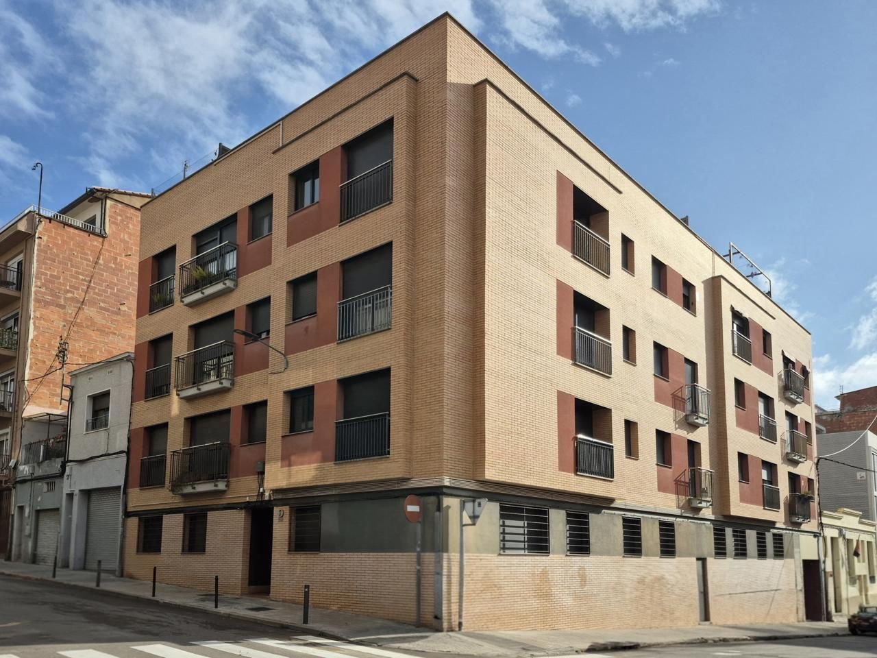 Vista exterior de Planta baixa en venda en Terrassa amb Aire condicionat i Calefacció